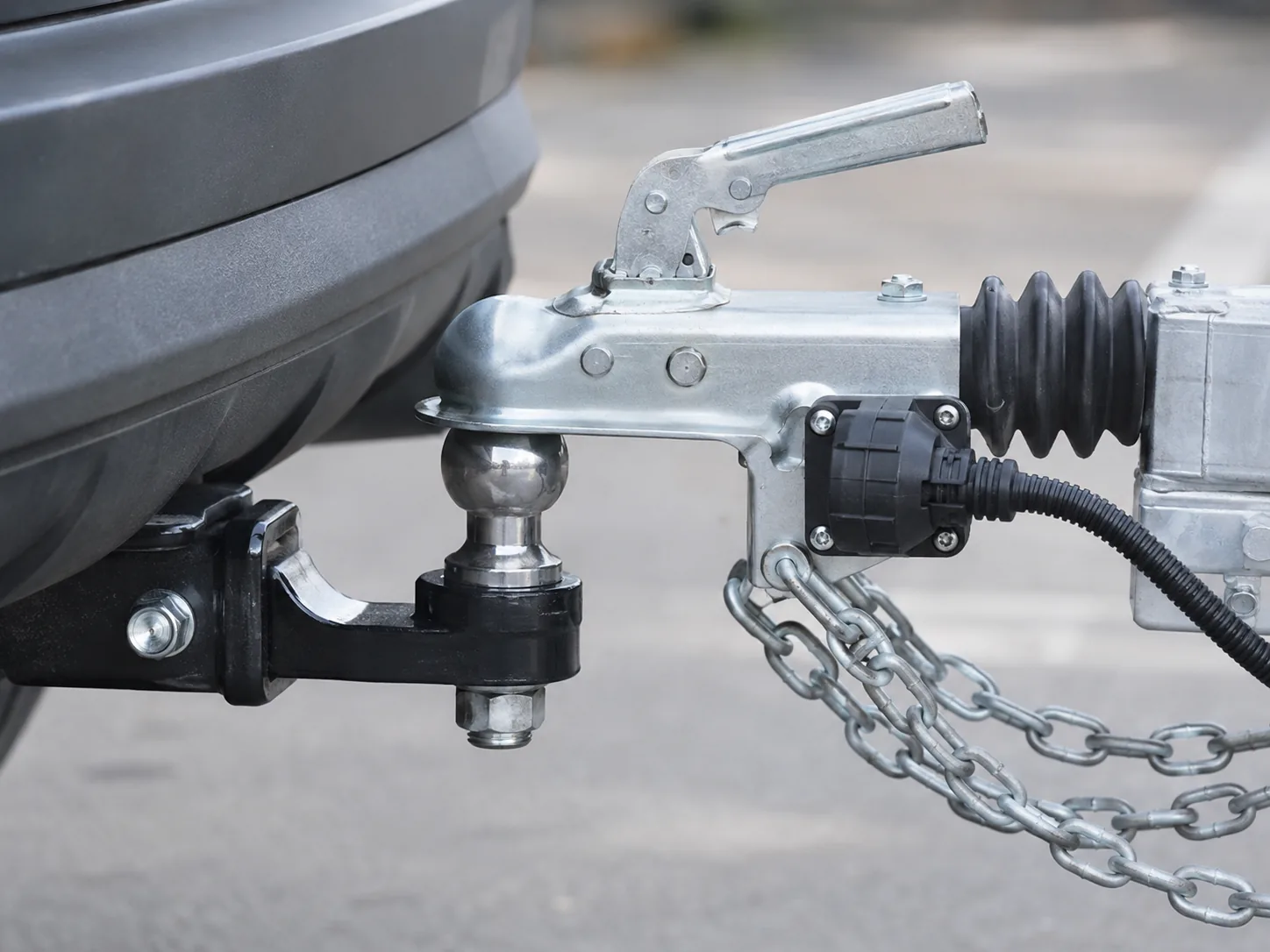 Ce mașină îți trebuie ca să tractezi o platformă moto